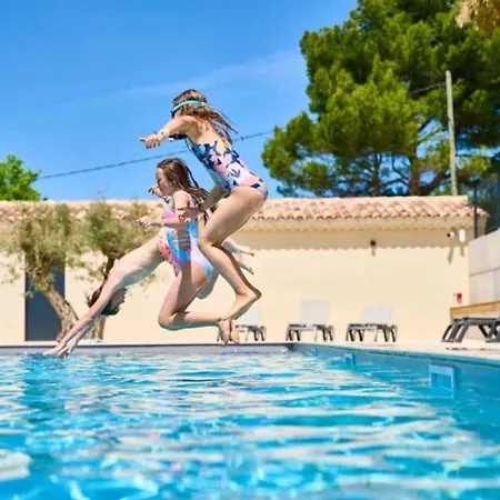 3 Etoiles - Piscine - Efaeh0